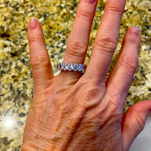 NEW Daniela Swaebe Sz 7 ETERNAL STAPLE 9.5CTW OVAL CUT ETERNITY BAND - SILVER - Picture 8 of 11